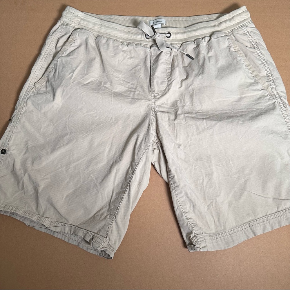 L.L. BEAN Men’s Shorts 506768 Elastic Waist Drawstring Large Roll Snaps Tan